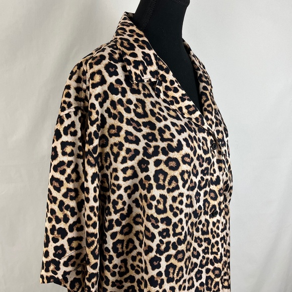 H&M Animal Print Blouse Size Large - Picture 4 of 9
